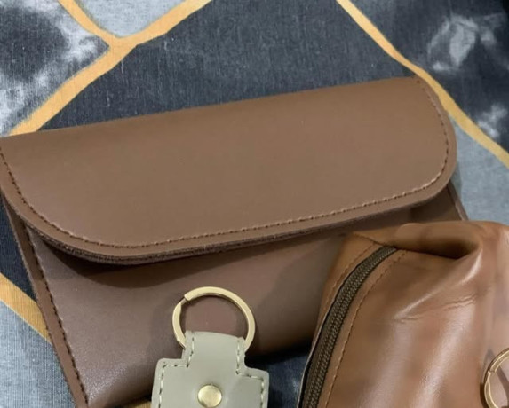 lost-wallet-alert-help-us-bring-it-back-big-0