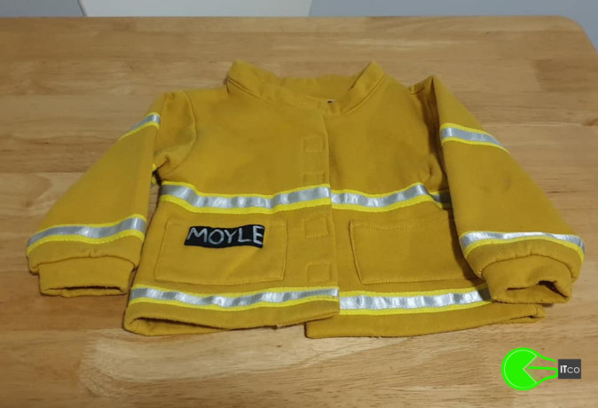 found-kids-jacket-on-the-train-big-0