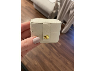 Lost jewellery box with two rings, cheap rings but sentimental.