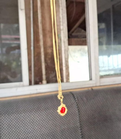 found-a-gold-chain-big-0