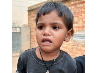 ईस बच्चे को घर माता-पिता तक पहुंचाने में सहयोग करें.