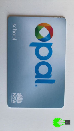 found-opal-card-on-nuvolari-place-bus-stop-big-0