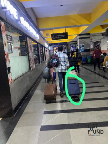 lost-my-trolly-bag-at-nizamudheen-railway-station-platform-no-5-on-300922-at-2200-big-0