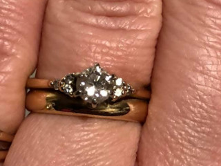 Wedding ring lost at East Beach